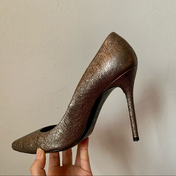 Stuart Weitzman - Picture 3 of 4